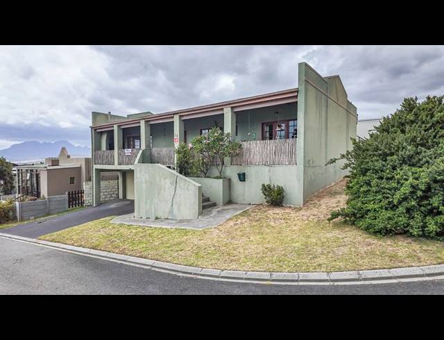 3 BEDROOM HOUSE FOR SALE IN MANSFIELD